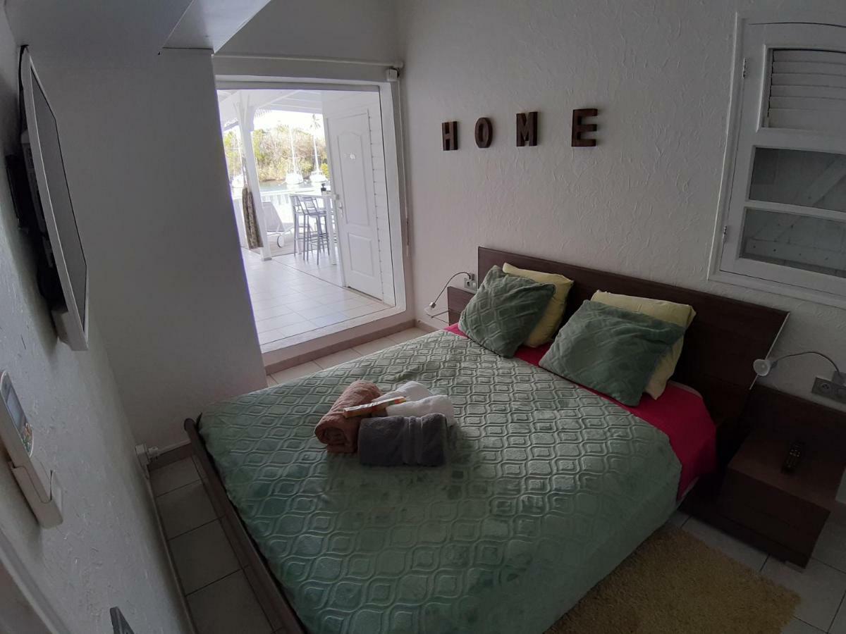 Appartement cosy avec jacuzzi à la marina Le Gosier  Esterno foto