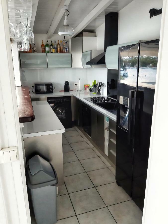 Appartement cosy avec jacuzzi à la marina Le Gosier  Esterno foto